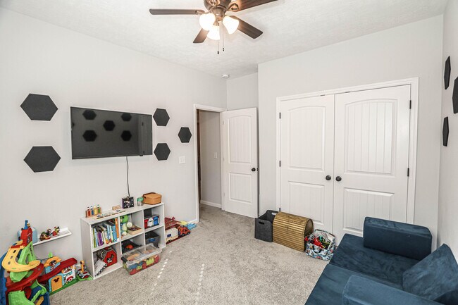 Building Photo - 550 Jensen Ln