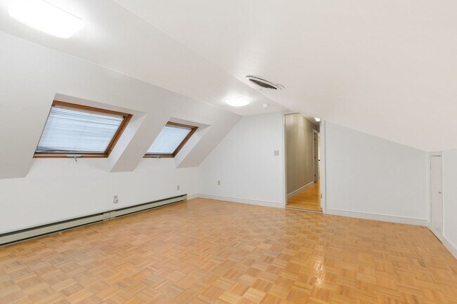 Building Photo - 1 Sutton Pl