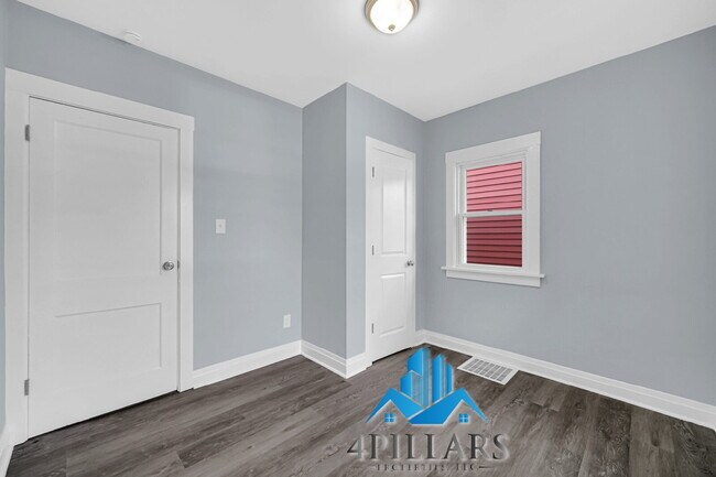 Building Photo - 648 Stewart Ct