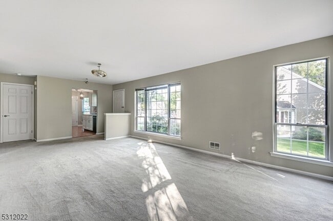 Building Photo - 184 Aster Ct