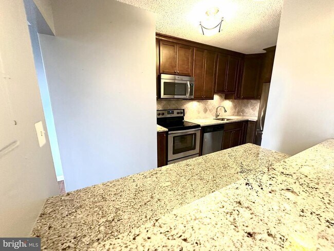 Building Photo - 5500 Holmes Run Pkwy