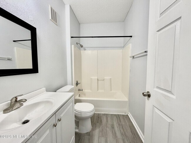 Building Photo - 6880 Skaff Ave