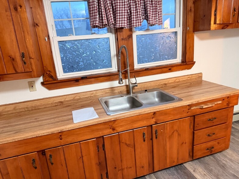 Building Photo - 19 Victory Ave