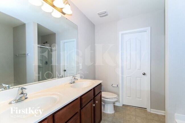 Building Photo - 1541 Weatherend Dr