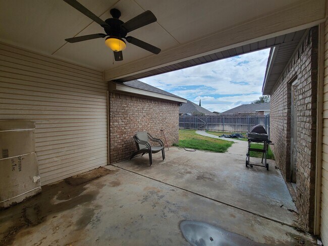 Building Photo - 4631 Bowie Dr