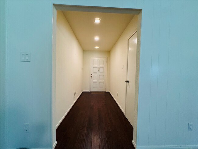 Building Photo - 7622 Woodsman Trail