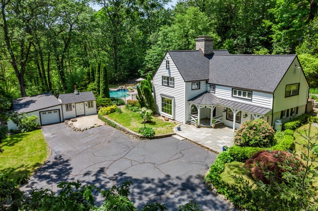 Primary Photo - 77 Crest Rd