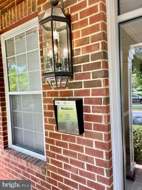 Building Photo - 701 Fallsgrove Dr