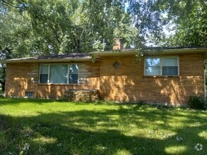 Building Photo - Three Bed, One Bath Brick Ranch in Benton ...