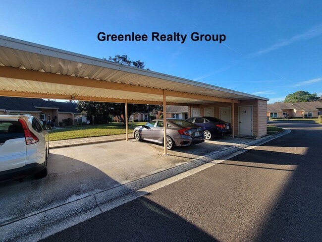 Building Photo - Beautiful 2 Bedroom / 2 Bathroom Waterfront End Unit in Heritage Lake (55+ Community)