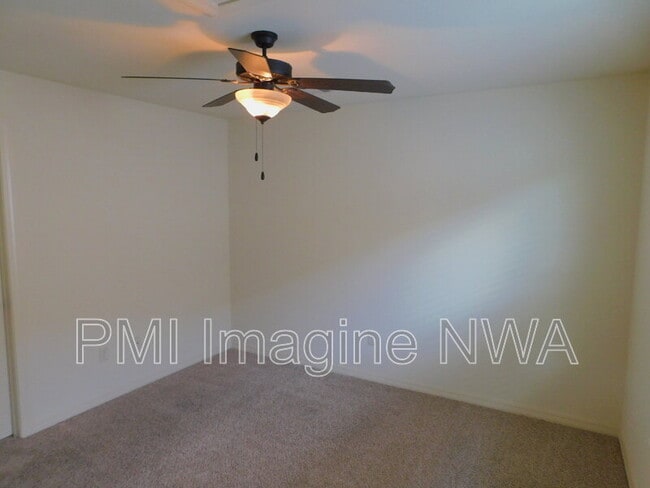Building Photo - 2632 N Arroyo Ave
