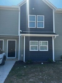 Building Photo - 2 bedroom 2.5 bath Townhouse in Hope Mills