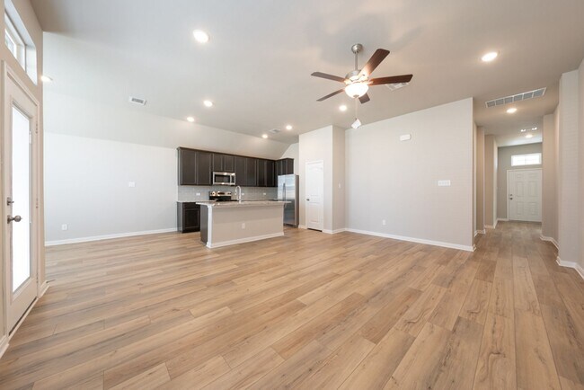 Building Photo - 3 Bed|2 Bath- with Study in Belton ISD