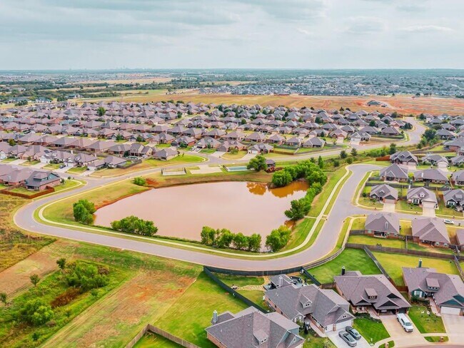 Building Photo - 8225 NW 163rd Ter