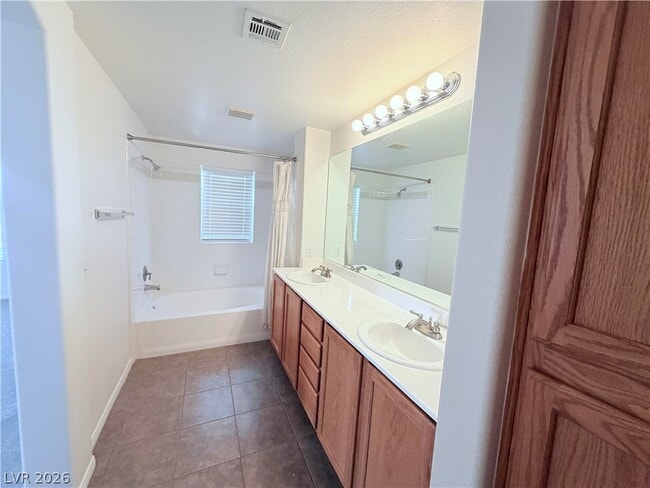 Building Photo - 10809 Garden Mist Dr