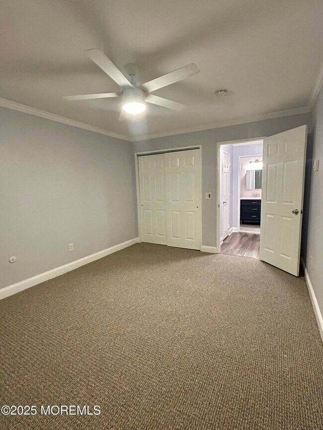 Building Photo - 330 Shore Dr