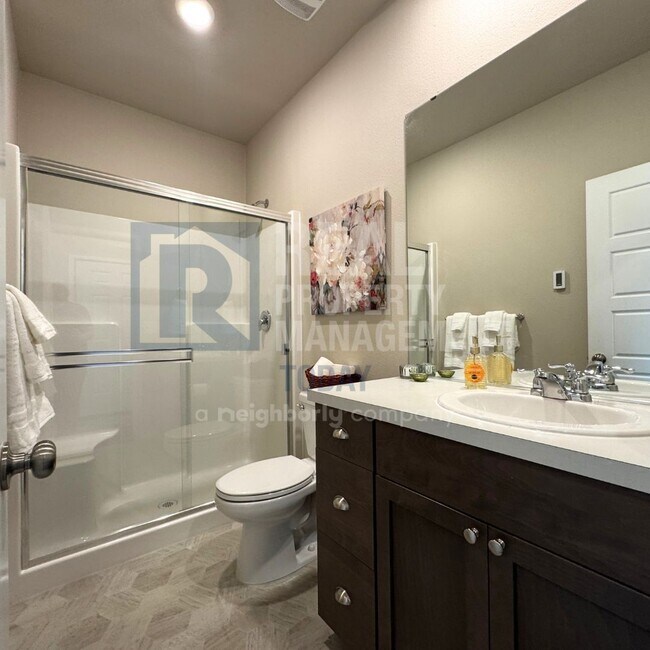 Building Photo - Beautiful 2020-Built 1 Bedroom ADU | Priva...