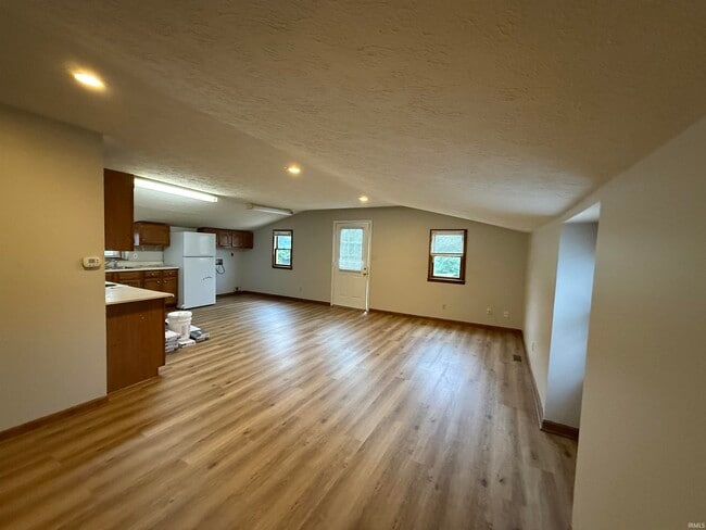Building Photo - 1024 W Country Club Dr