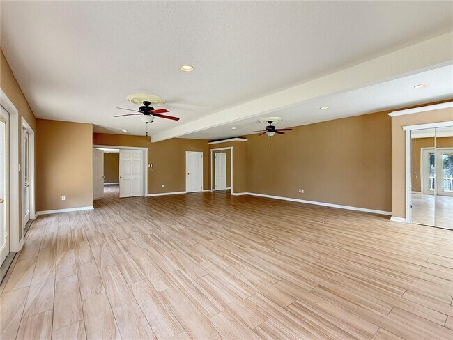 Building Photo - 117 Lake Roy Dr