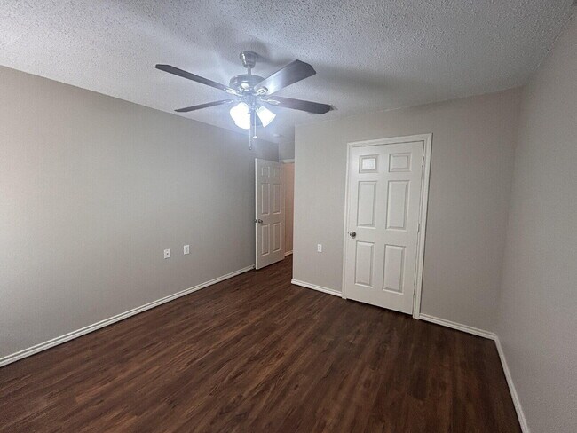 Building Photo - 7803 Avenue J