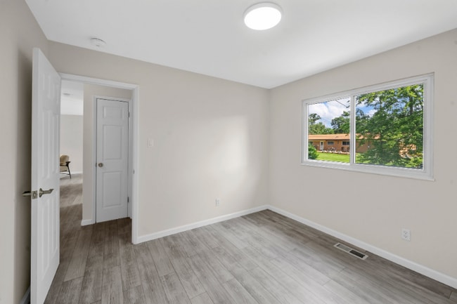 Building Photo - 383 Messina Dr