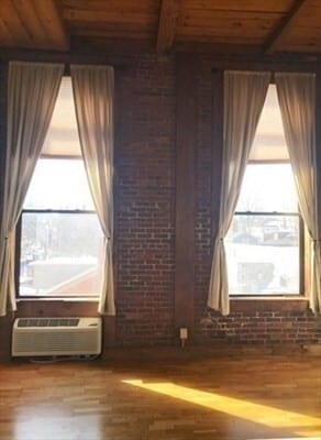 Building Photo - 24 Norman St