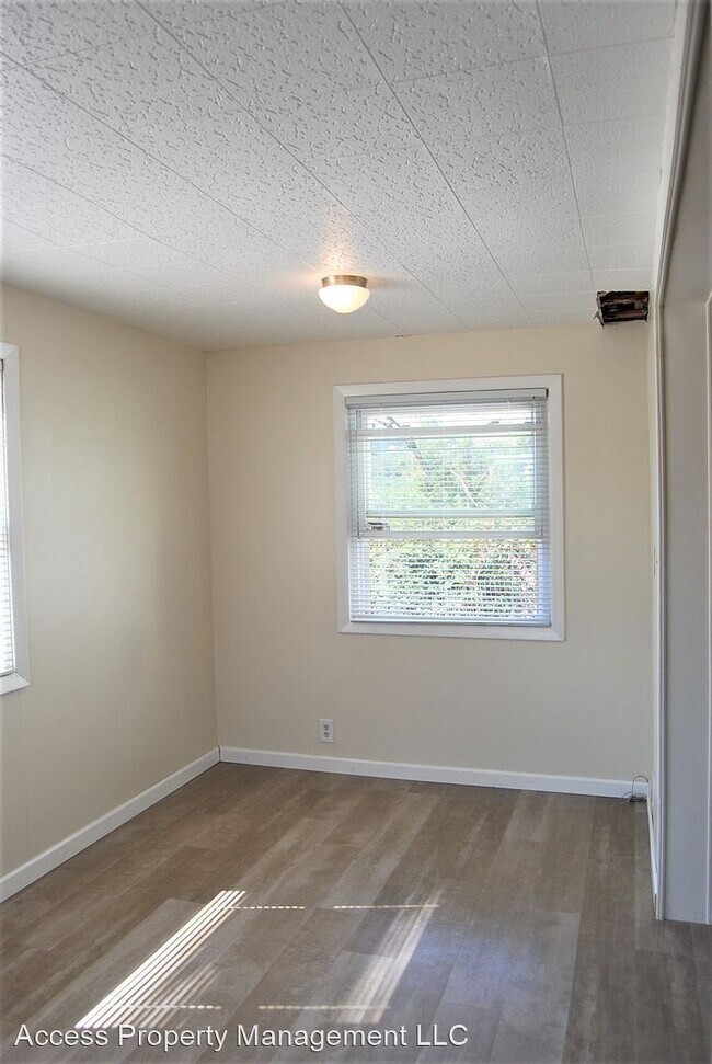 Building Photo - 3 br, 1 bath House - 31696 SW Bald Peak Rd
