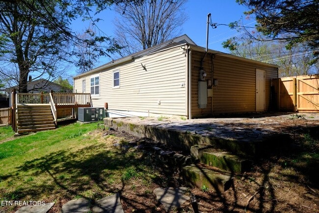 Building Photo - 548 Murray Rd NW