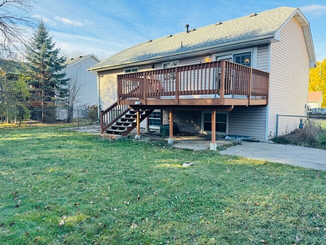 Building Photo - 3684 Falcon Way