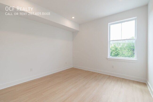 Building Photo - 4408 Lancaster Ave