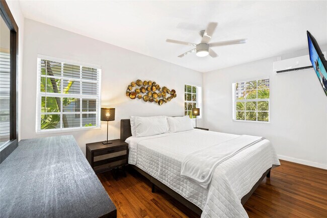 Building Photo - 3015 Seville St