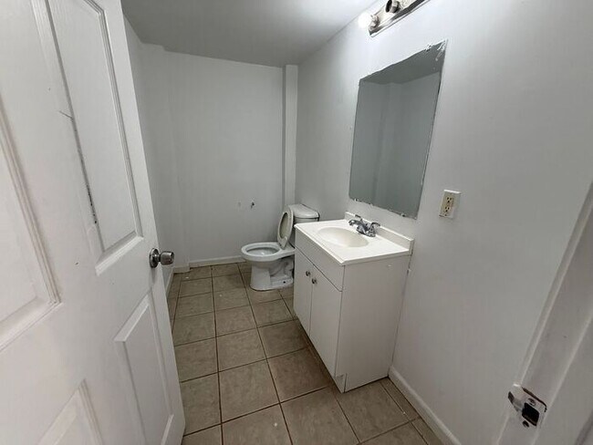 Building Photo - Charming 4-Bedroom Home in Forest Park, GA – Recently Renovated!