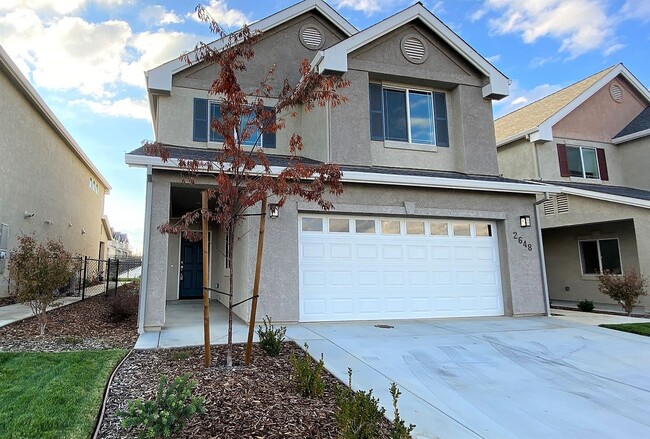 Primary Photo - Lovely Home in New Community 10 min North ...