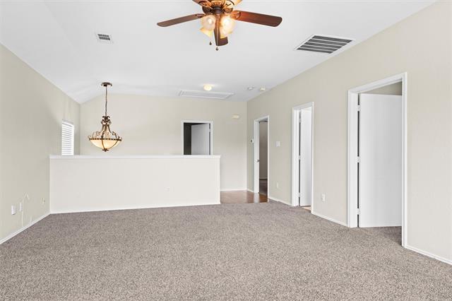 Building Photo - 850 Warbler Ln