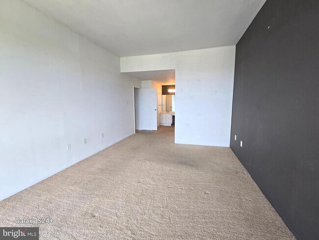 Building Photo - 5300 Holmes Run Pkwy