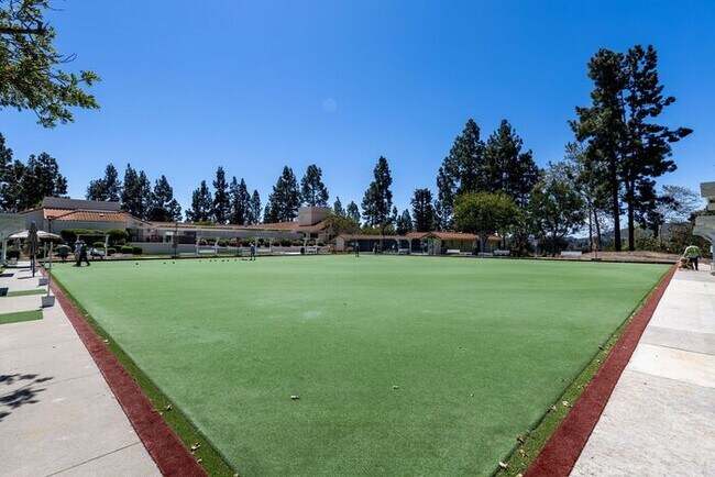 Building Photo - Sweeping Views! Rare and Peaceful 5-home e...