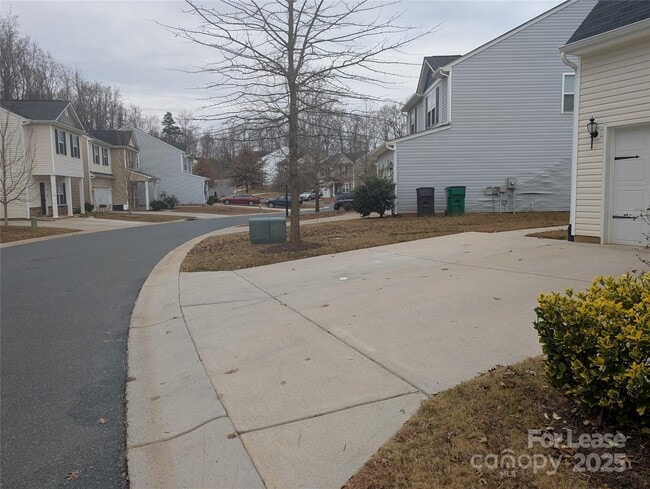 Building Photo - 8419 Candlenut Ln