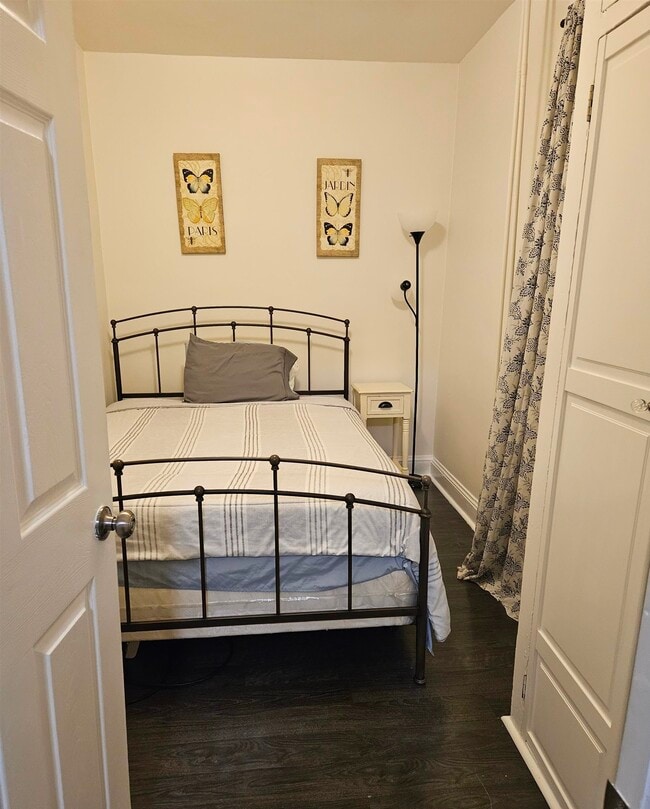 Building Photo - 1300 43rd St