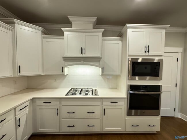 Building Photo - 136 Iberville St