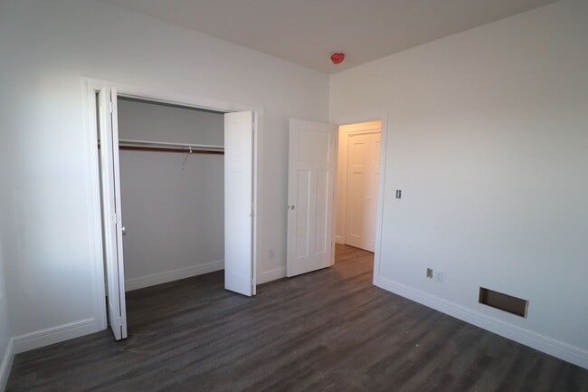 Building Photo - Newer Home ready for rent!