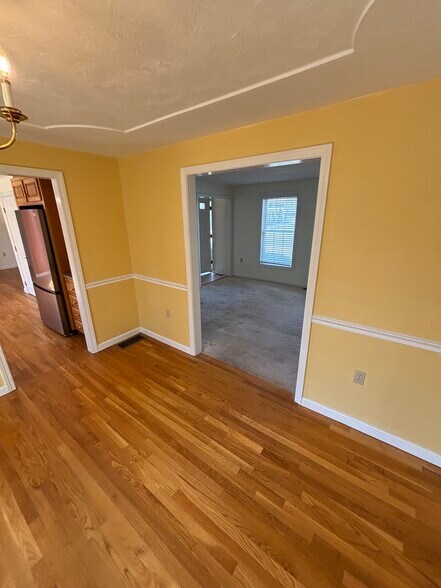 Building Photo - 30 Alfred St