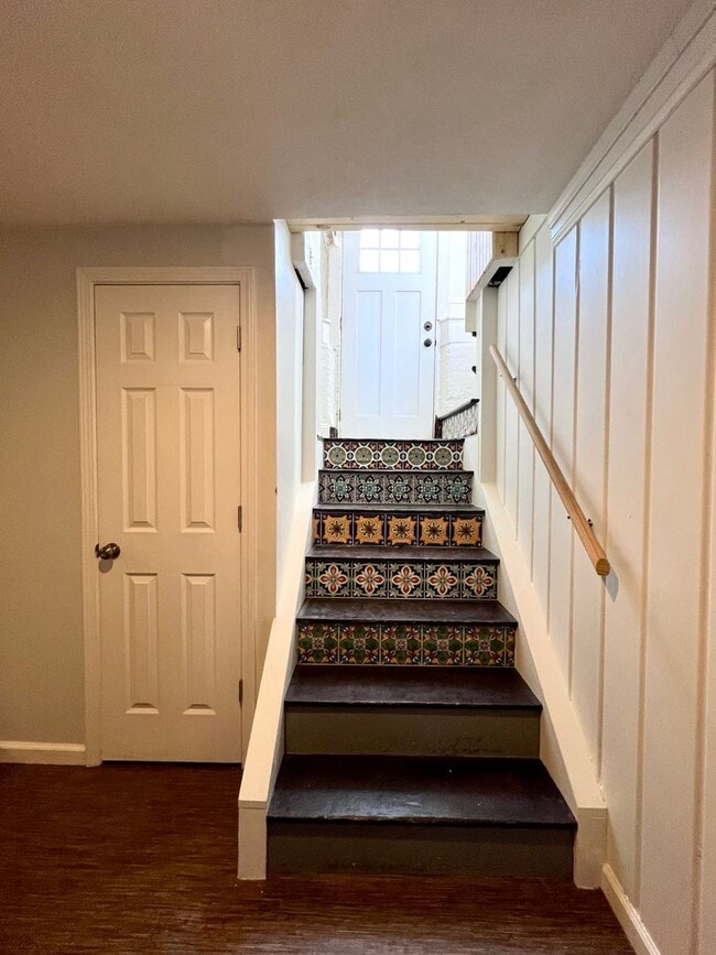 Building Photo - Huge Home Full of Character in the heart of MHK