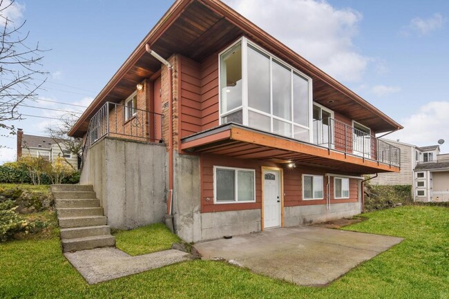 Building Photo - North Beacon Hill House - 2 bedrooms