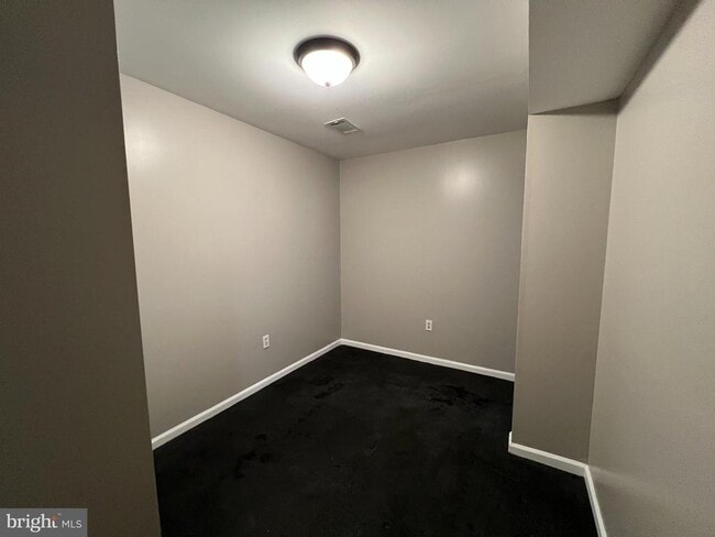 Building Photo - 10108 Oklahoma Ct