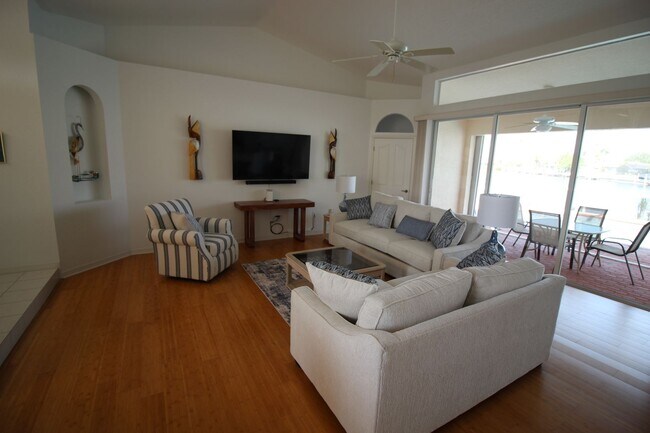 Building Photo - Short Term Rental ** Available 11/1/25 ** 3 Bed/2 Bath Pool Home ** Punta Gorda Isles** $7,500/mo