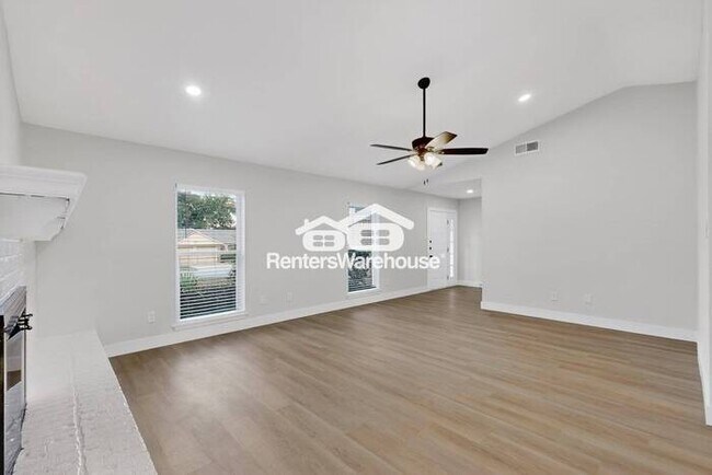 Building Photo - MOVE IN READY  Completely Refreshed Euless...