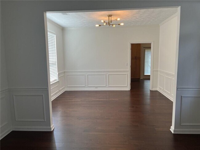 Building Photo - 3184 Elmwood Ct