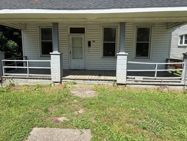 Primary Photo - 2 Bedroom 1 Bath Home Winston Salem