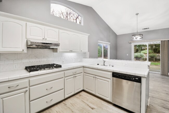 Building Photo - 3451 Woodbury Dr