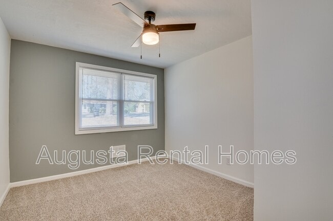 Building Photo - 2312 Mura Dr